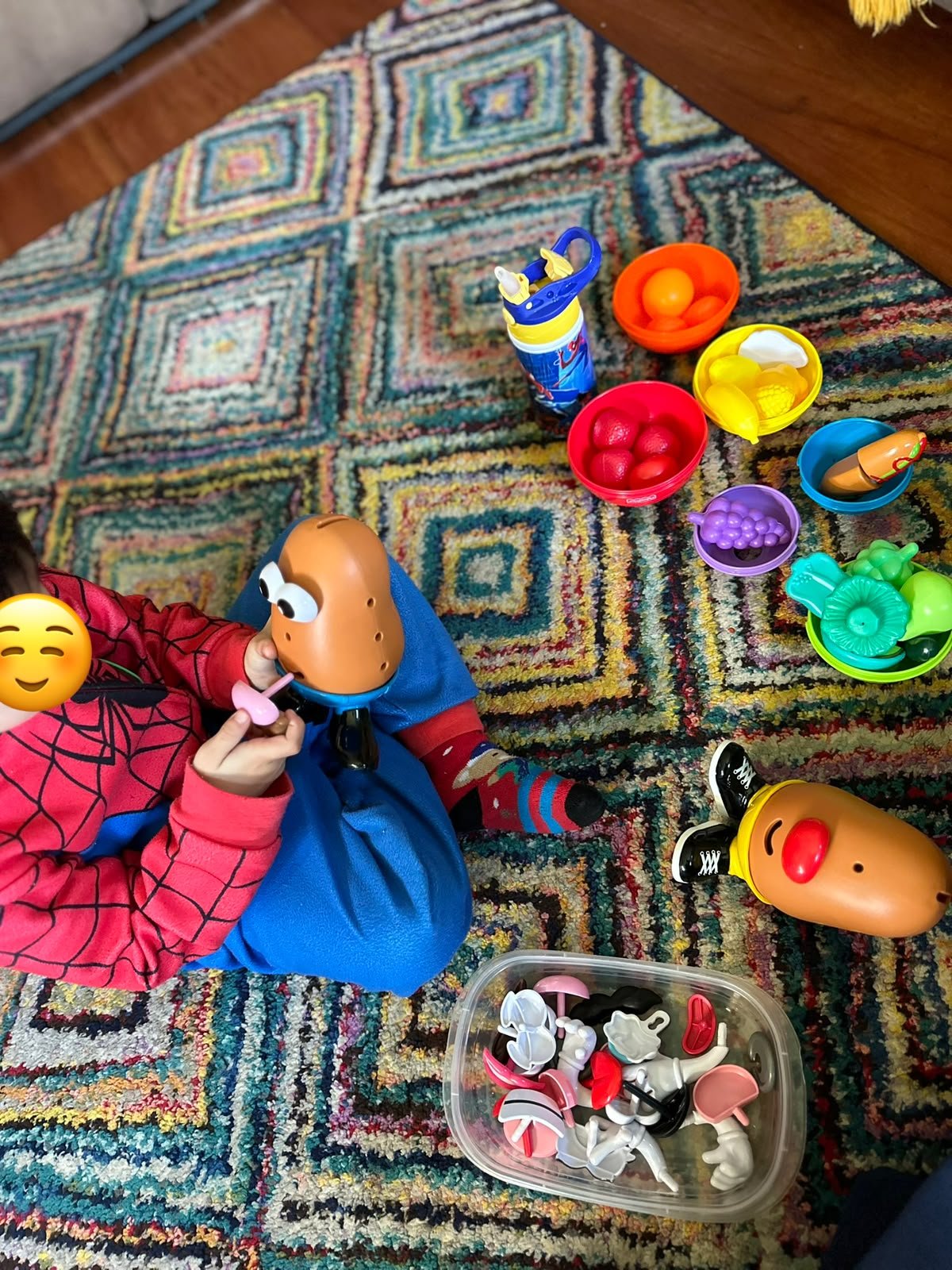 Sesión de terapia fonoaudiológica infantil